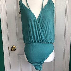 Tobi turquoise green sleeveless bodysuit NWT size small